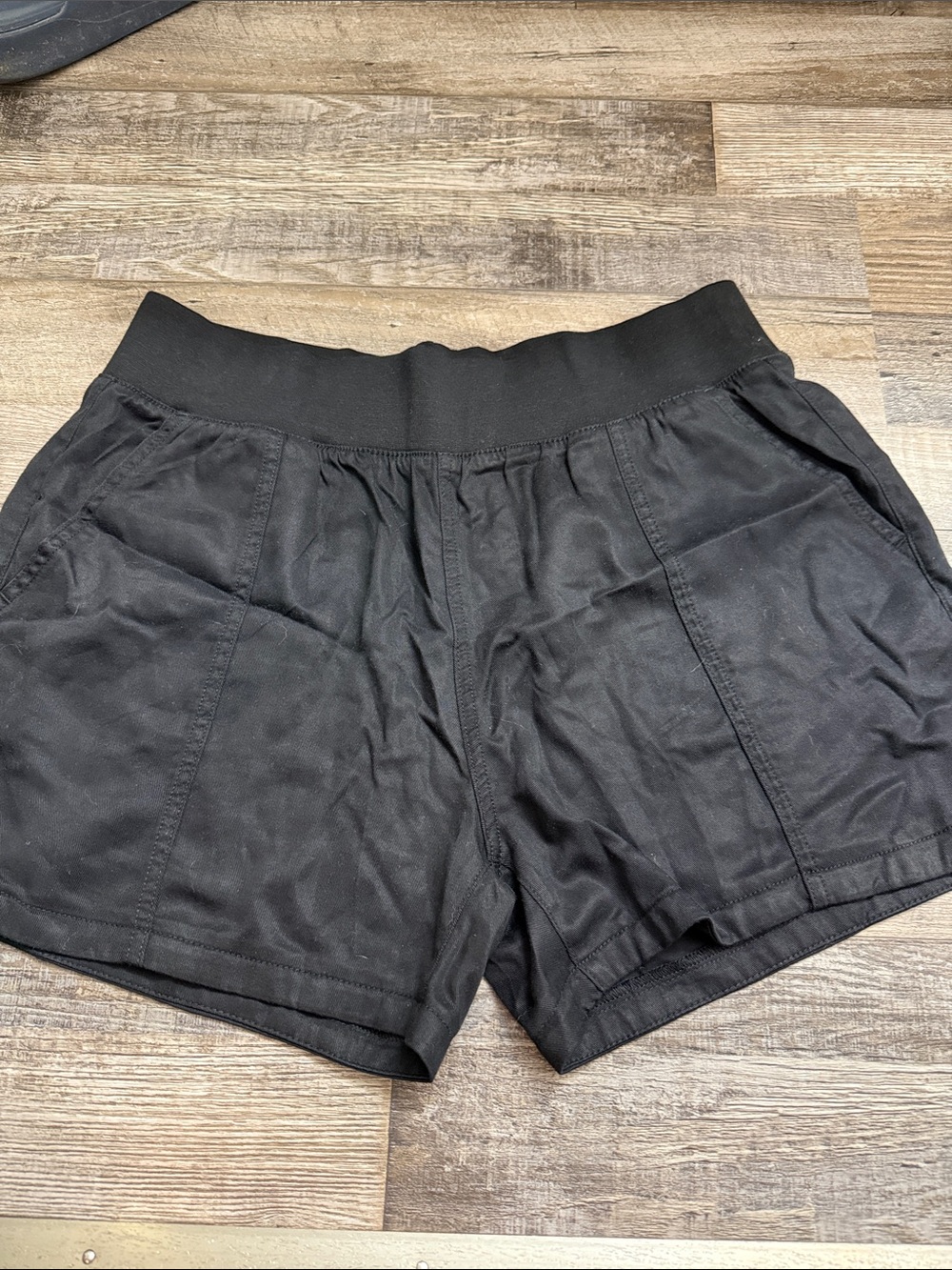 Everyday High-Waist Black Pull-On Shorts